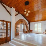 Aile Chateau De Saint-sarnin Pour 14 Personnes Avec Piscine *
