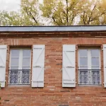 Aile Chateau De Saint-sarnin Pour 14 Personnes Avec Piscine Ferienhaus *