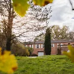 Aile Chateau De Saint-sarnin Pour 14 Personnes Avec Piscine Ferienhaus