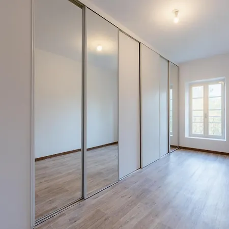 Aile Chateau De Saint-sarnin Pour 10 Personnes Avec Piscine