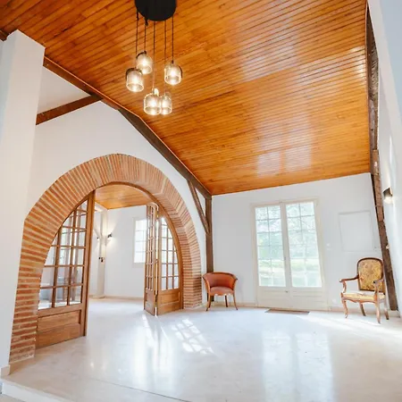 Prázdninový dům Aile Chateau De Saint-sarnin Pour 14 Personnes Avec Piscine