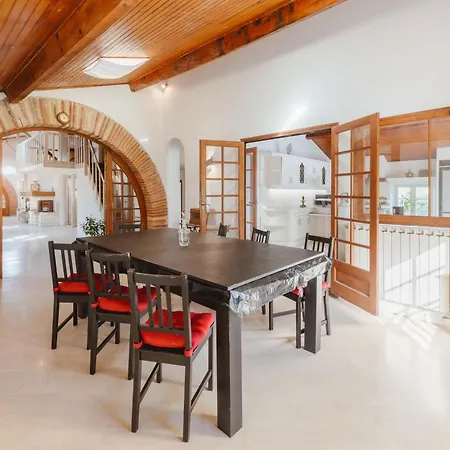 Aile Chateau De Saint-sarnin Pour 14 Personnes Avec Piscine * Grisolles (Tarn-et-Garonne)