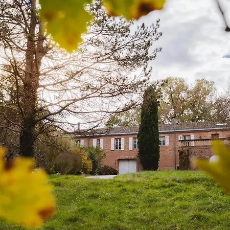 Aile Chateau De Saint-sarnin Pour 14 Personnes Avec Piscine Prázdninový dům