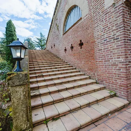 Aile Chateau De Saint-sarnin Pour 14 Personnes Avec Piscine