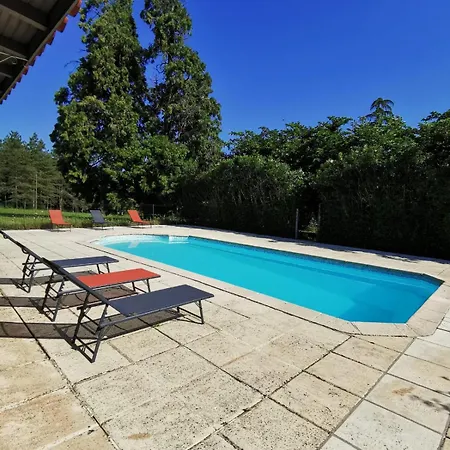 Semesterbostad Aile Chateau De Saint-sarnin Pour 14 Personnes Avec Piscine