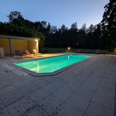 Aile Chateau De Saint-sarnin Pour 14 Personnes Avec Piscine Semesterbostad *