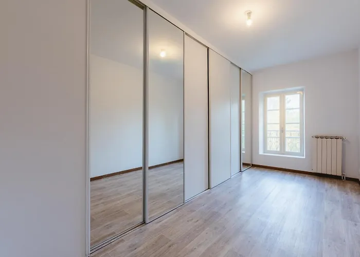 Aile Chateau De Saint-sarnin Pour 10 Personnes Avec Piscine